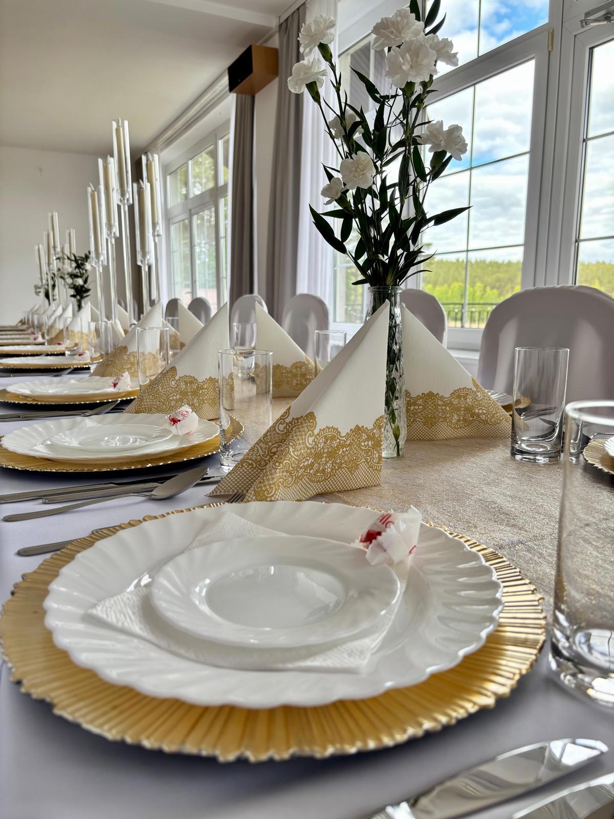 Restauracja w Ośrodku Wczasowym BOBO